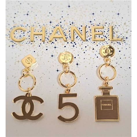 chanel charms twittee